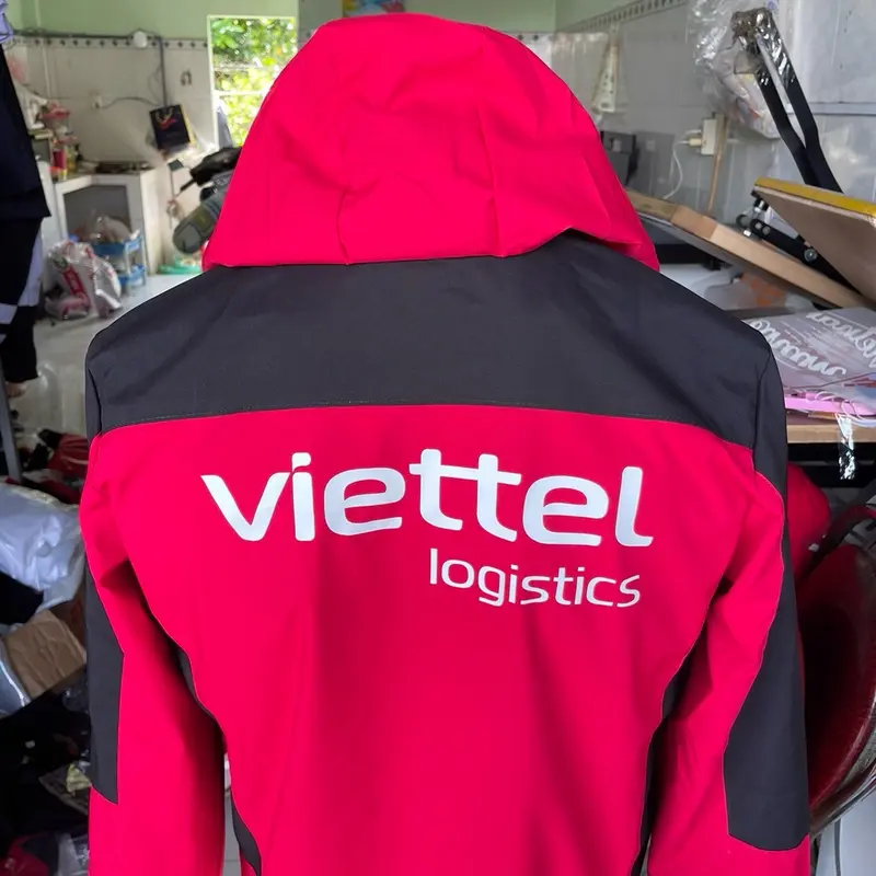 Áo khoác gió Viettel Logistics màu đỏ đen chất vải gió lót lưới thoáng mát aokhoac nam Jacket Menswear Nhung 5