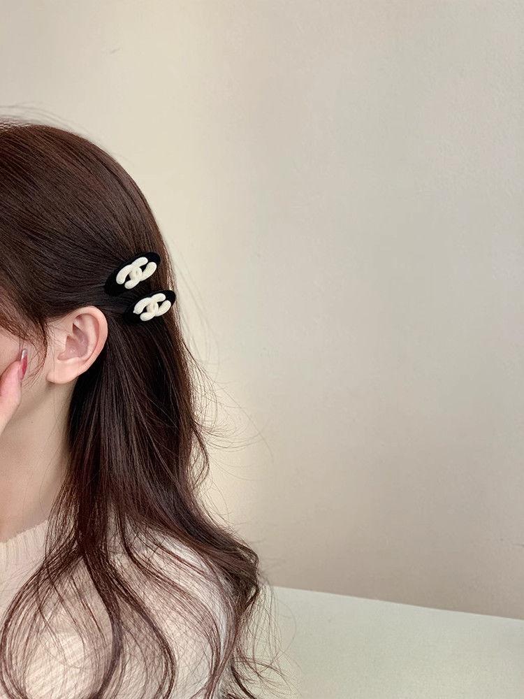 Product Introduction of Vintage Simple Style Velvet Letter Mini Hair Clip for Women Spring Summer Bangs Forehead Hair Clip Side Clip BB Clip 12