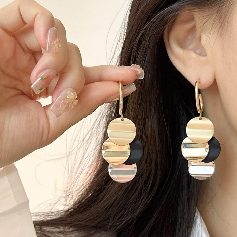 bông tai nữ kim loại tua tua nhiều hình tròn, khuyên tai thả dài phong cách retro