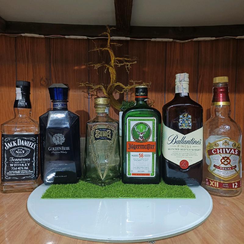 Combo 6 vỏ chai rượu ngoại Chivas, JackDaniel, Ballantines,... Trưng bày decor siêu đẹp (Chai rỗng) Decor Phòng Tượng