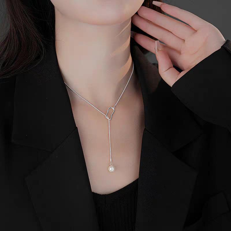 Product Introduction of Pearl Necklace for Women, Niche Light Luxury Design, High-end Fashionable Temperament, Clavicle Chain, Choker, Sweater Chain, Bead Chain 25