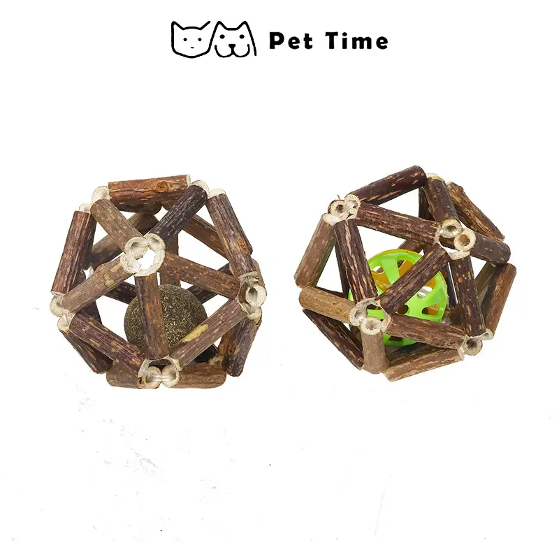 （Pet Time）Wooden Polygonum Catnip Ball Pet grinding teeth Cat Bell Toy Ball Cat teeth cleaning cat toy