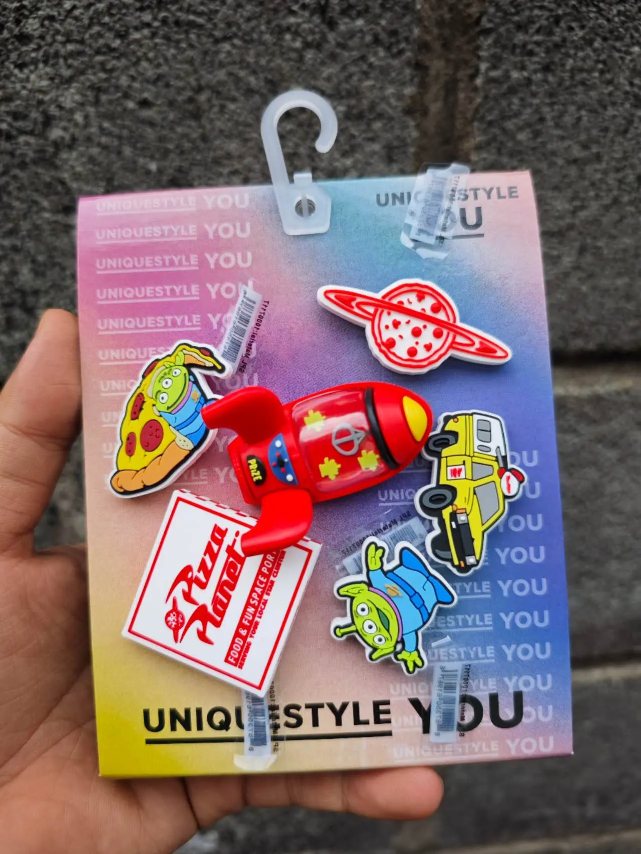 Set 6 charm gắn dép cross pizza planet, phụ kiện trang trí dép pizza planet, jibbitz charm pizza