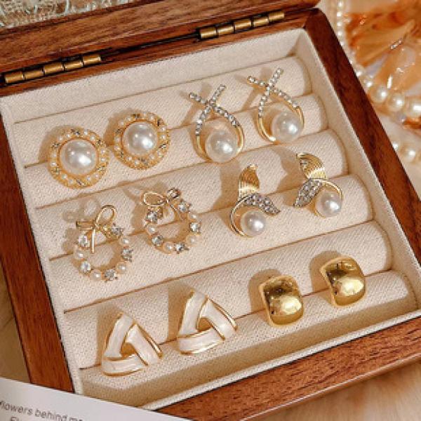 Product Introduction of Sterling Silver Needle Exaggerated Geometry Stud Earrings for Women Affordable Luxury Fashion Elegant High-Grade Earrings Metal Earrings 21
