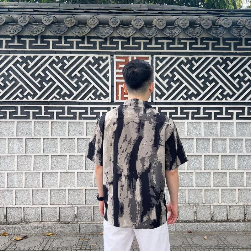 Áo sơ mi đi biển BeachBlue hoạ tiết vân loang Menswear  thường  Shirt Nhung 6