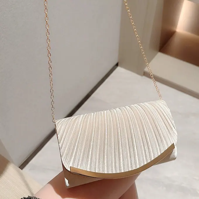 Clutch nữ vải nhún kèm quai xích đeo chéo sang chảnh BAG U CNH16 Kem Women Nhung 7