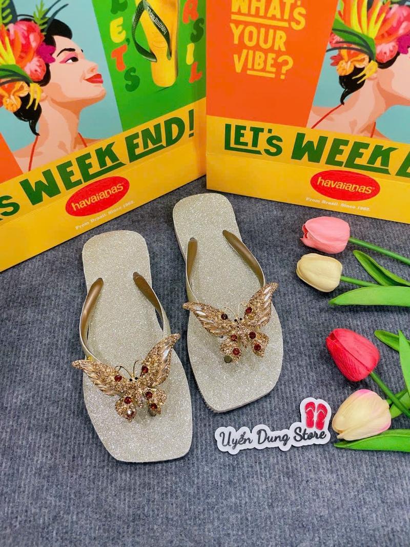 Product Introduction of Dép Nữ Vuông Si Nhũ Vàng Kèm Charm HVN 13