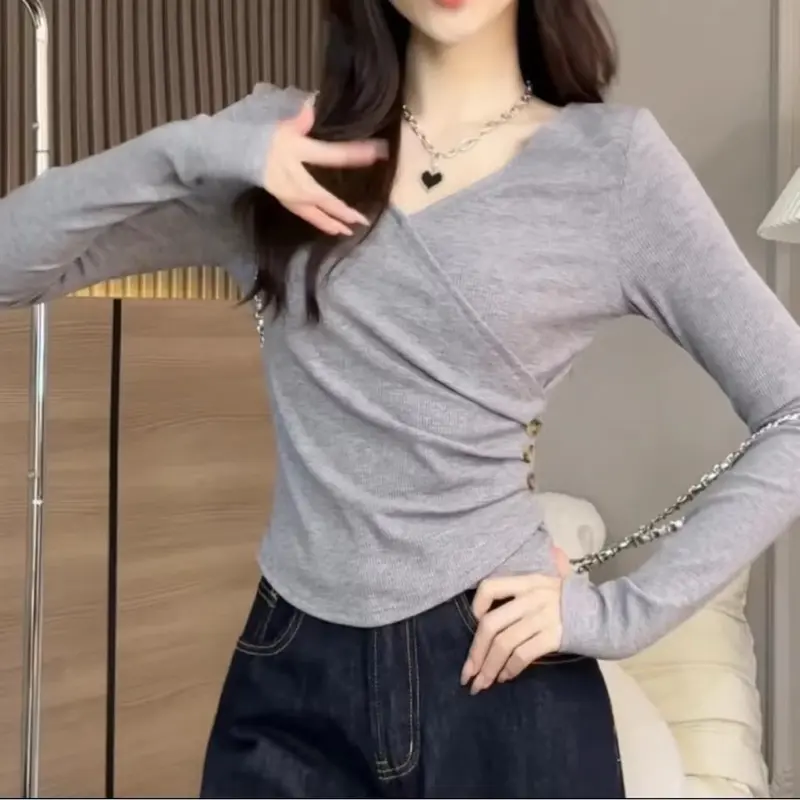 Áo Thun Nữ Dài Tay Cổ Tim Thiết Kế Vạt Chéo Xếp Ly Đính Cúc Thời Trang A225 áothunnu 1