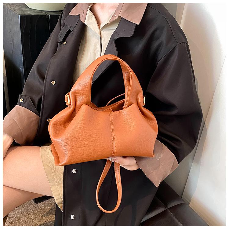 Product Introduction of New Cloud Bag Korean Style Fashion Litchi Grain Soft Leather Shoulder Bag Fashion Women's Handbag 17
