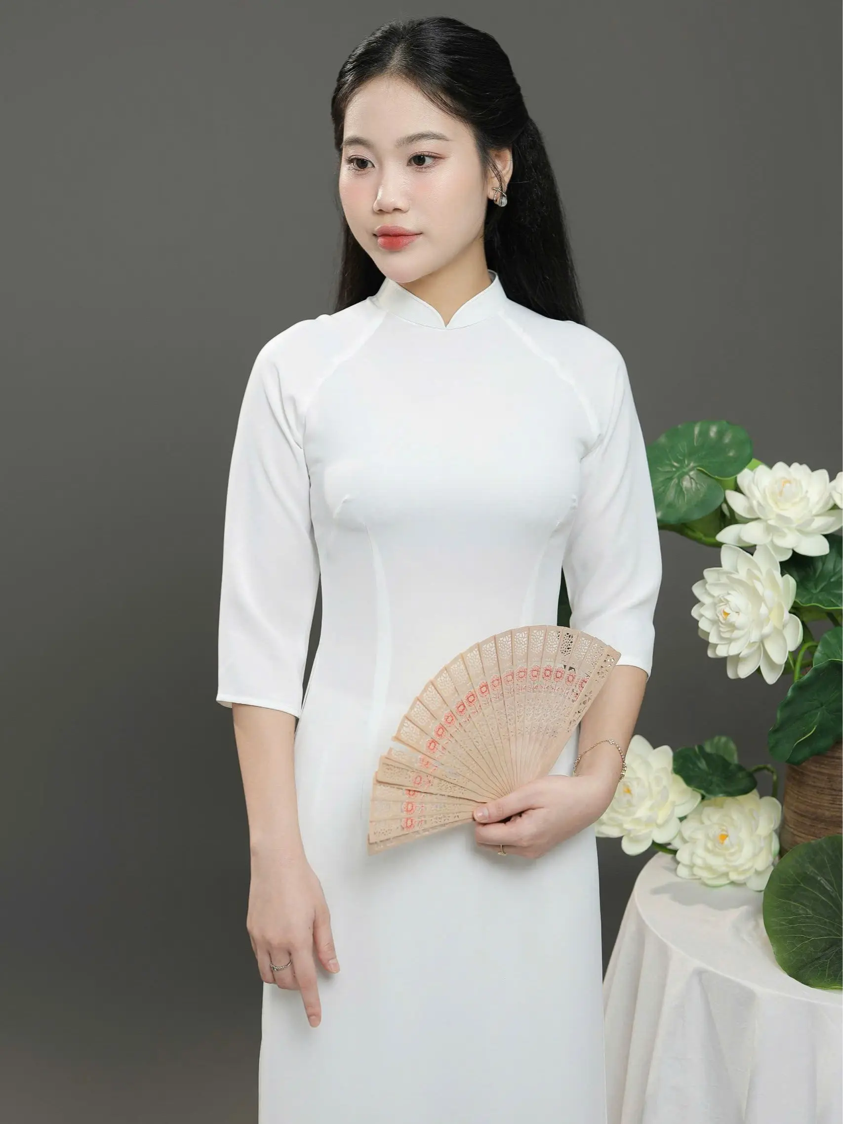 Áo Dài Trắng, Áo Dài học sinh, cổ truyền thống và cổ vuông, chất lụa mỹ mềm mát, co giãn nhẹ thoải mái, dáng ôm tay lỡ