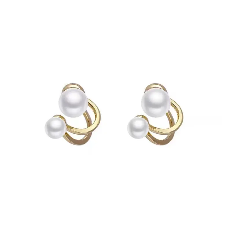 A pair of pearl stud earrings for women, unique niche personality, simple design sense, French retro temperament, high-end earrings.