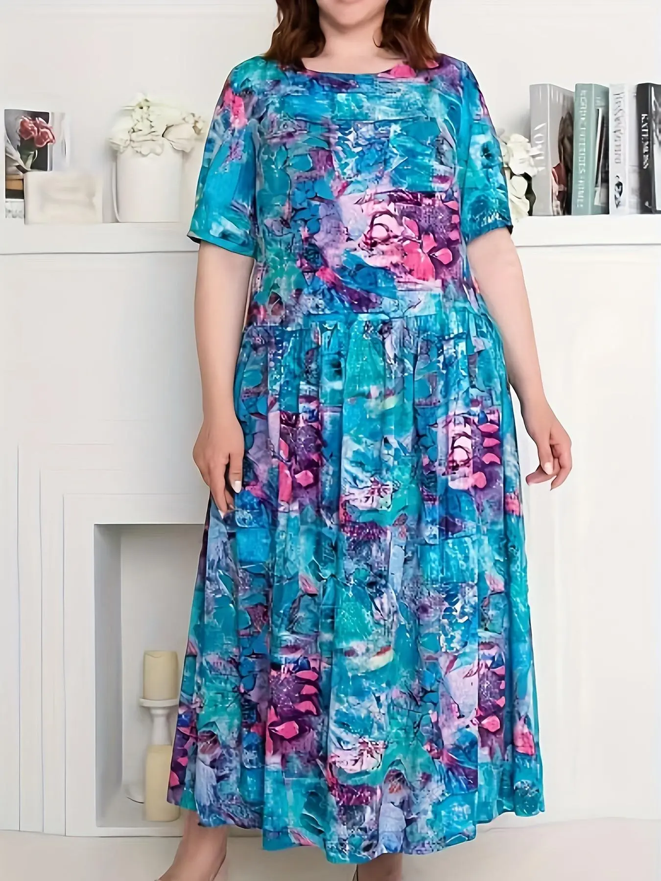 【Plus Size】 Floral Print Curved Hem Notched Neck Dress, Plus Casual Short Sleeve Knee Length Dress for Daily Wear, Women Plus Clothing for All Seasons