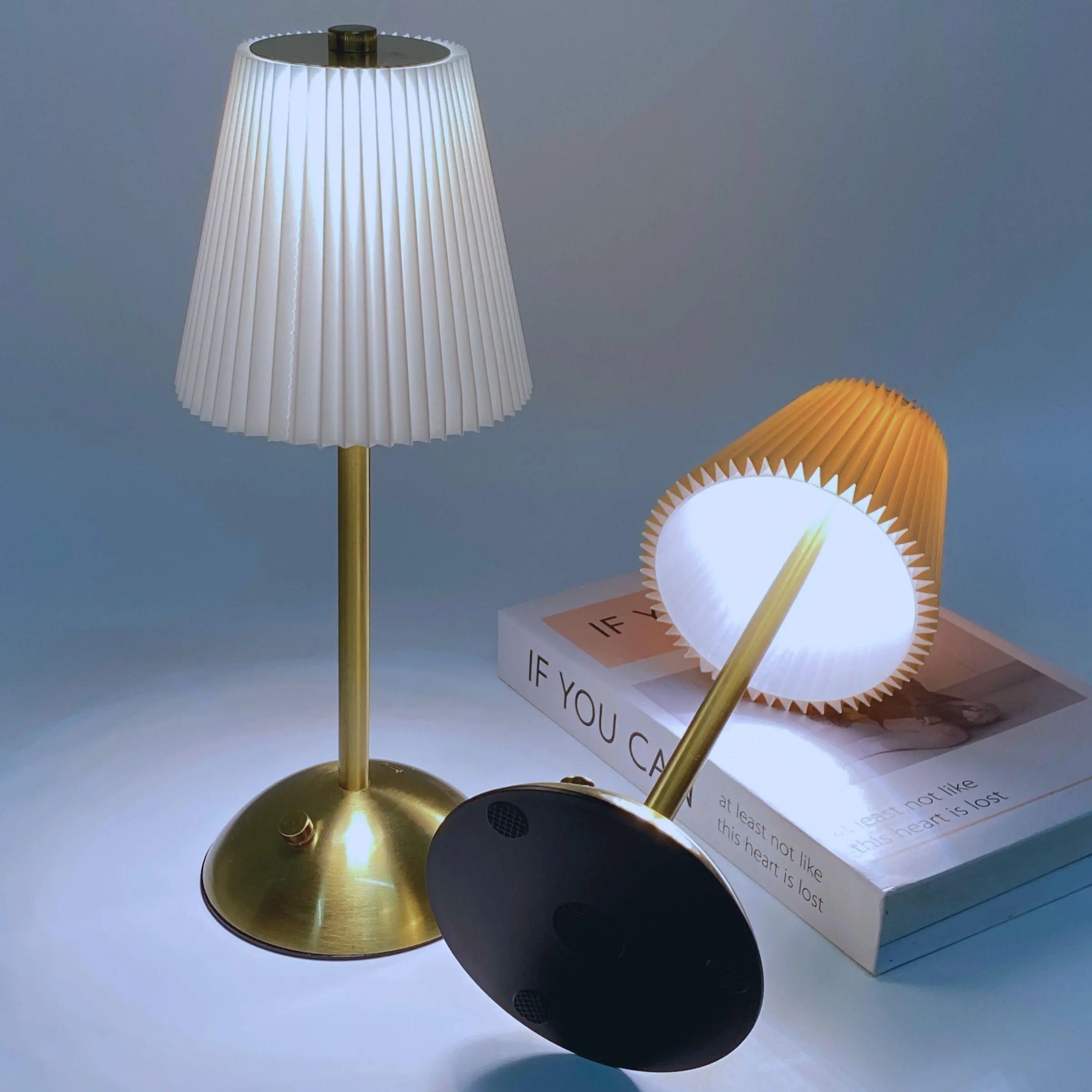 Fashionable Pleated Table Lamp, 1 Count USB Rechargeable Touch 3-color Light/Dimmable LED Desk Lamp, Suitable for Bedroom, Restaurant, Office