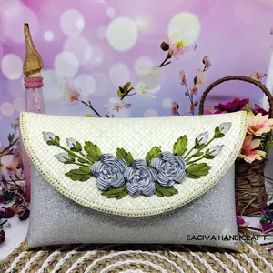 Clutch Wanita Anyaman Pandan Glitter Motif Sulam Pita Bunga