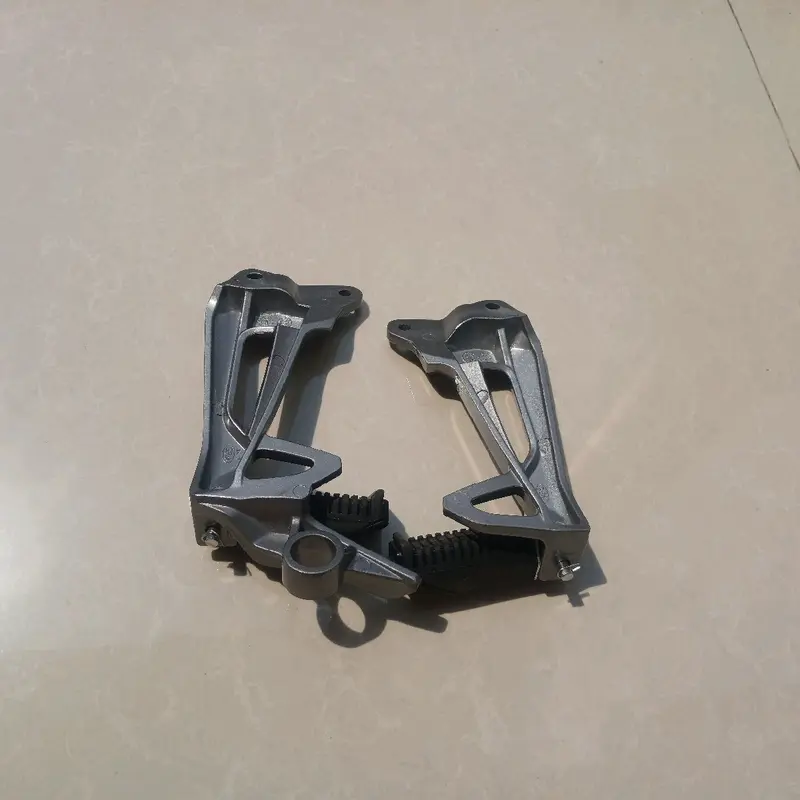 Gác nhôm báng để chân sau Sirius 50cc 110cc 100cc Zin full Phụ Kiện Phụ Tùng Cao Su 4