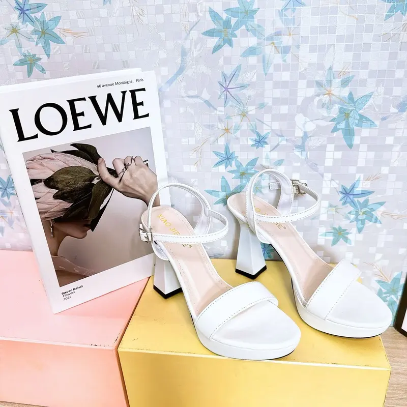 Dép Nữ Sandal Shoes mẫu dép đúp quai bản ngang gót cao 10p sang trọng trẻ trung - Nhung, GiàY giày  cao 10 phân Cao Su Đồng giay loviie 2