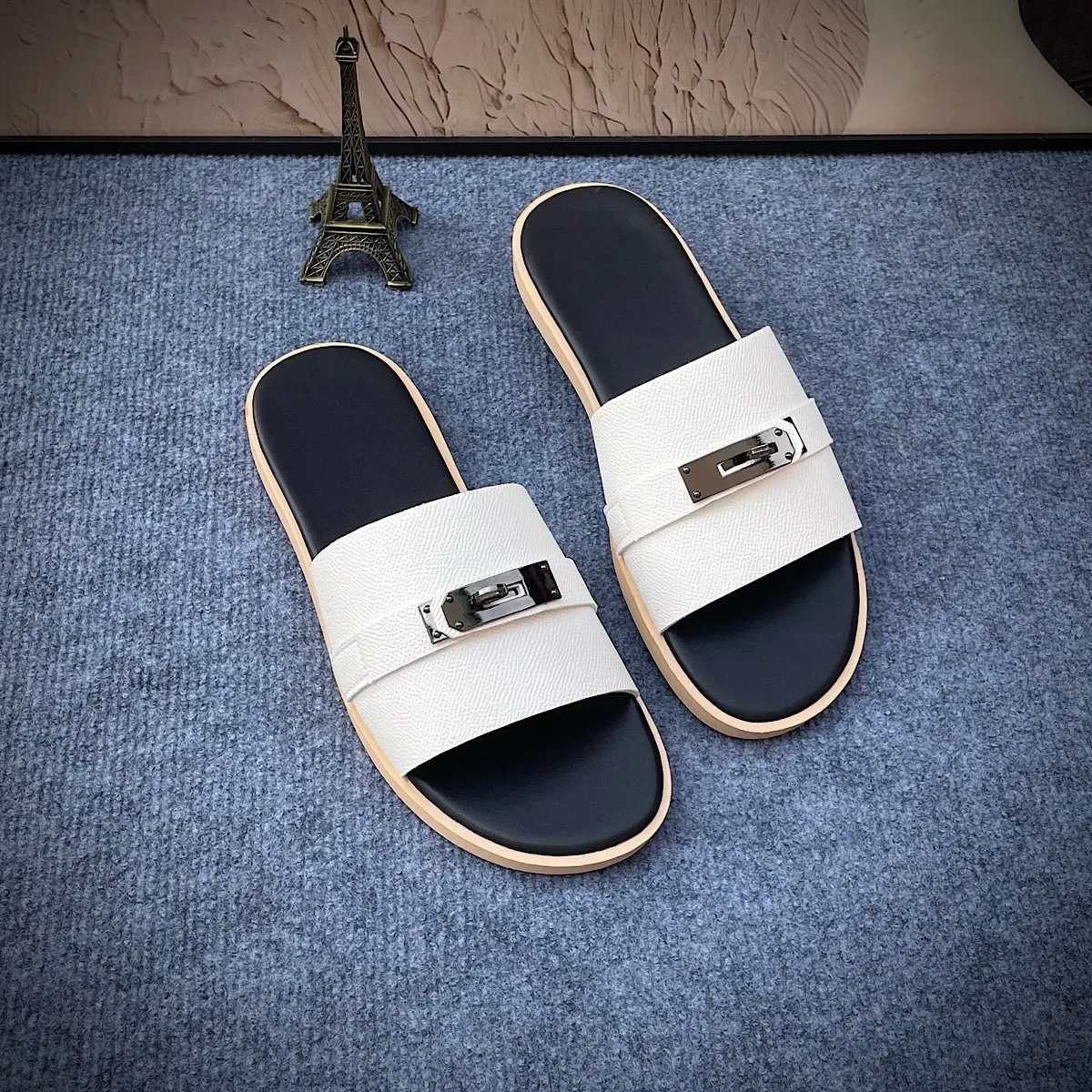 [Giảm Hơn 40% + Miễn Phí Vận Chuyển] Dép Nam H.M - Sừng Trâu - Dép Da Nam Quai Ngang - Size Ngoại Cỡ Từ 36 đến 45 - Da Microfiber - Đế Cao Su Cao Cấp - Dép Nam Đẹp - Mẫu Mới - Màu Sắc - Kiểu Dáng Sang Trọng - Di Chuyển Thoải Mái-Chống Trơn Trượt