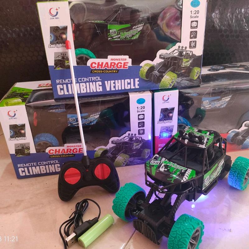 RC Rock Crawler Mainan Anak Mobil Remote Control Climbing Boast Monster Baterai Toys 1