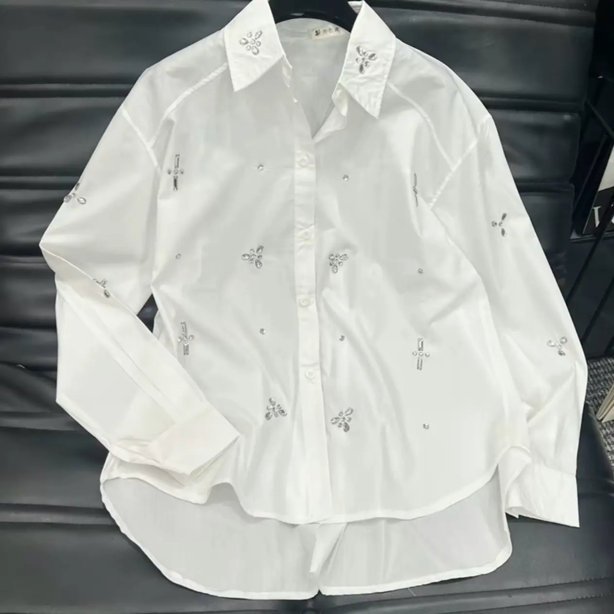 Áo đính đá khâu tay tỉ mỉ 2 màu xanh trắng sang xịn Cổ chữ V hot Nữ Women Shirt Top