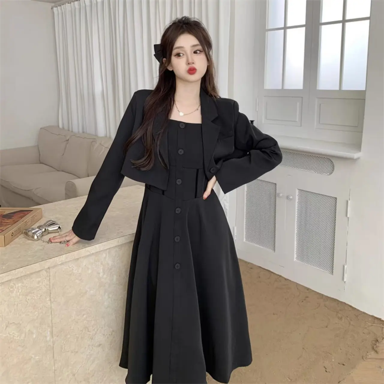 [ĐỦ SIZE] Set đầm 2 dây kèm khoác blazer dáng rộng chiết v2 che bụng hack dáng cho nàng chubby mẫu mới Nữ Kem