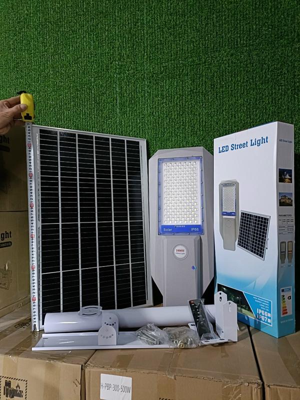 Đèn công trình năng lượng mặt trời 1000W, Đèn phi thuyền tấm pin MONO chính hãng vỏ nhôm đúc - Bảo hành 2 năm 6