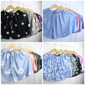 Paket Usaha Celana Pendek Wanita Dapat 4 Pcs Celana Motif Random Bahan Rayon Nyaman