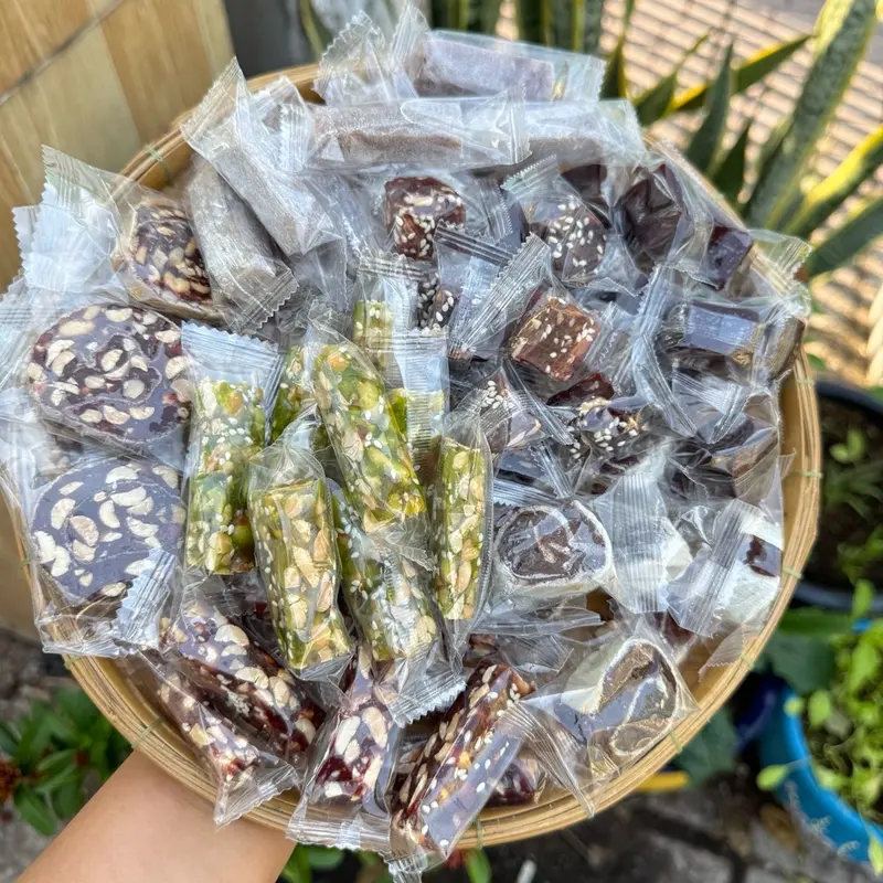 COMBO KẸO CHUỐI + MÈ XỬNG thơm ngon đậm đà đặc sản Bến Tre  Ăn Vặt Food 1