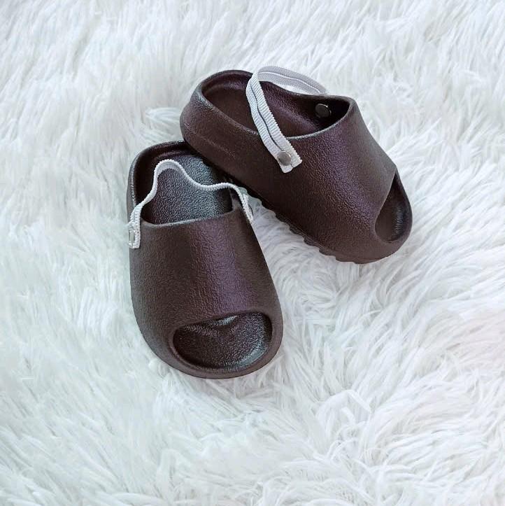 dép bánh mì trẻ em có quai size từ 19-22 hàng DUWA chất liệu EVA siêu nhẹ 5