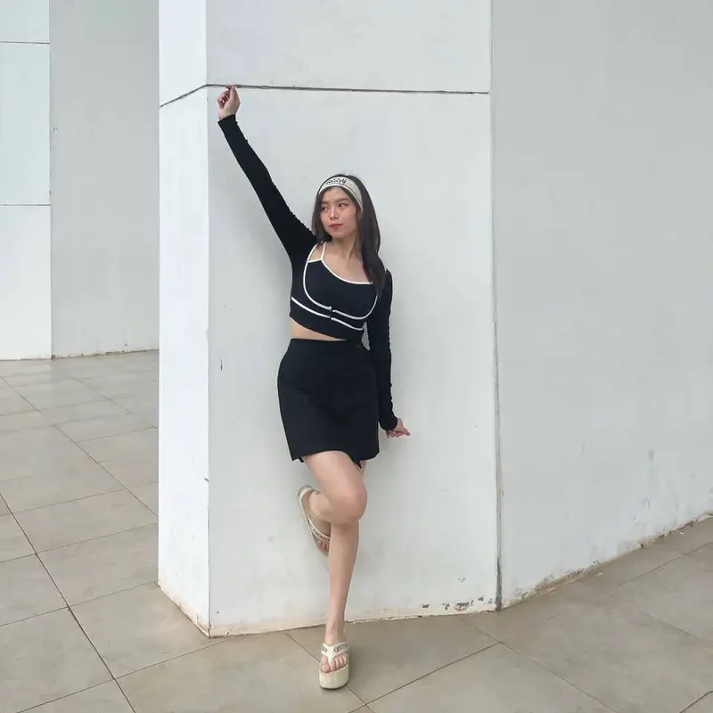 AXEL knit crop top wanita lengan panjang Atasan Knitwear Stretch 4