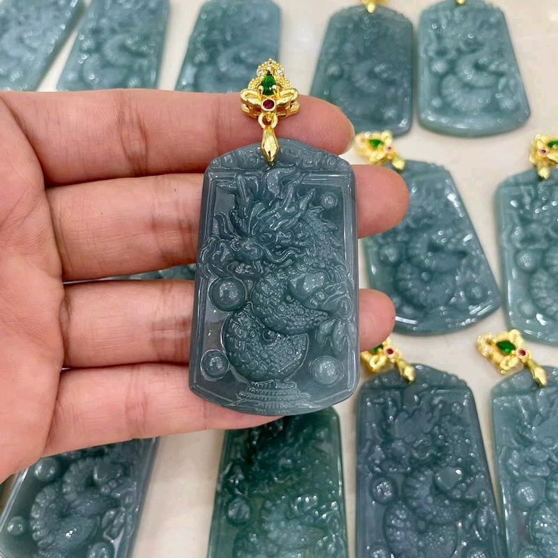 mặt dây chuyền rồng lam vuông chạm tinh xảo Nam Charm 2