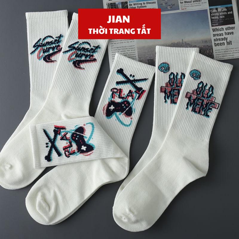 Tất nam cổ cao thể thao họa tiết, phong cách Hàn Quốc trẻ trung năng động.Phối đồ dễ dàng đi chơi hoặc hoạt động Sport, Tất màu trắng cao cổ dành cho nam nữ. Cotton