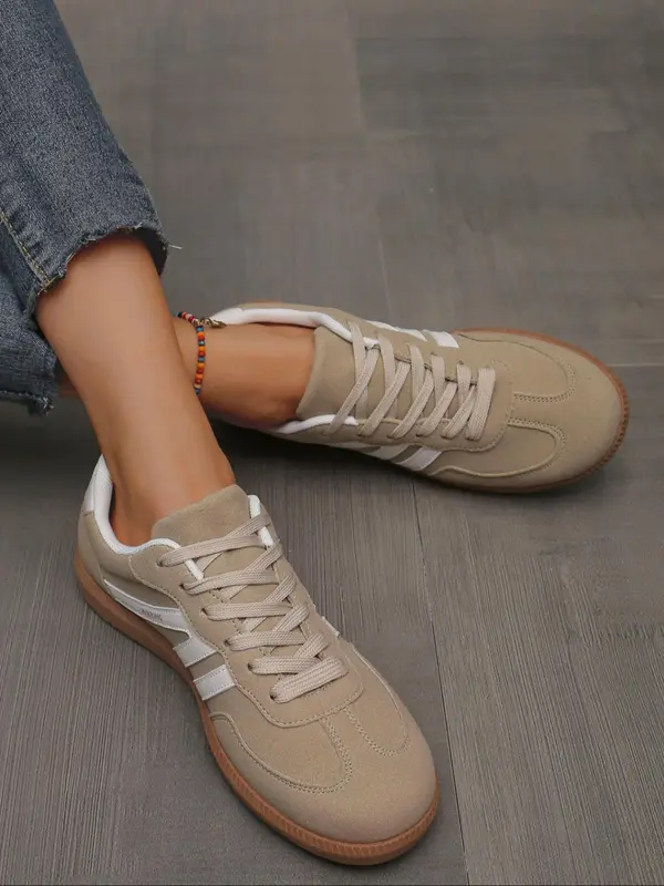 Women's Fashionable Patchwork Lace Up Low Top Sneakers, Casual Comfortable Sports Shoes for Daily Wear, Female All-match Round Toe Shoes for Fall 6