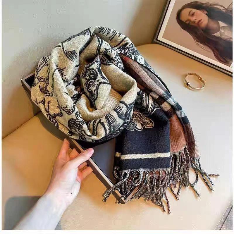 Product Introduction of Khăn Quàng quàng cổ cashmere nhân tạo hai mặt, họa tiết kẻ sọc ngựa, dành cho phụ nữ, thời trang mới cho mùa đông, tua rua, khăn quàng choàng bên ngoài ấm áp, thương hiệu nổi tiếng Hoa Women 6