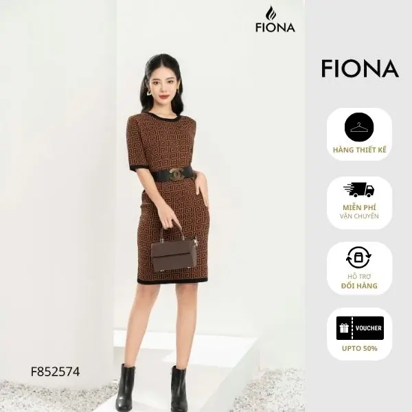 FIONA Đầm len nữ dáng suông cổ tròn  họa tiết tay ngắn F852574 Women Dress Nâu