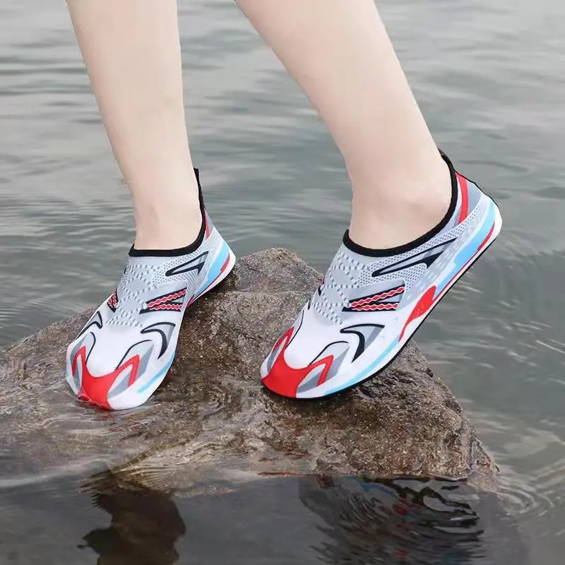 SK-Men Women Swimming Shoes Diving Shoes Surf Aqua Beach Water Socks Shoes Sport Yoga Unisex Swim shoes （Water shoes）