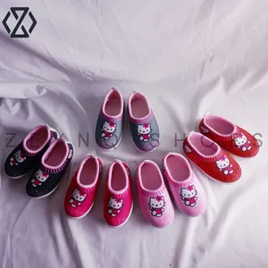 sepatu slip on anak perempuan motif hello kitty keren