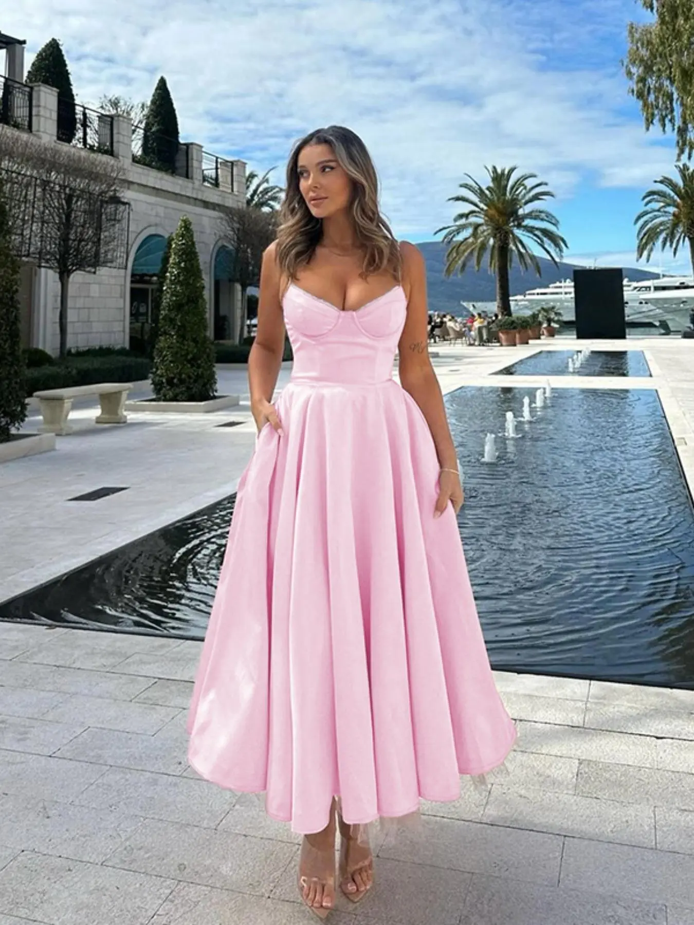 Women's Lace Trim Backless Bustier Cami Dress, Elegant Adjustable Strap Sleeveless Fit and Flare Midi Dress for Wedding Guest Party Holiday, Ladies Clothes for All Seasons, Summer Dresses