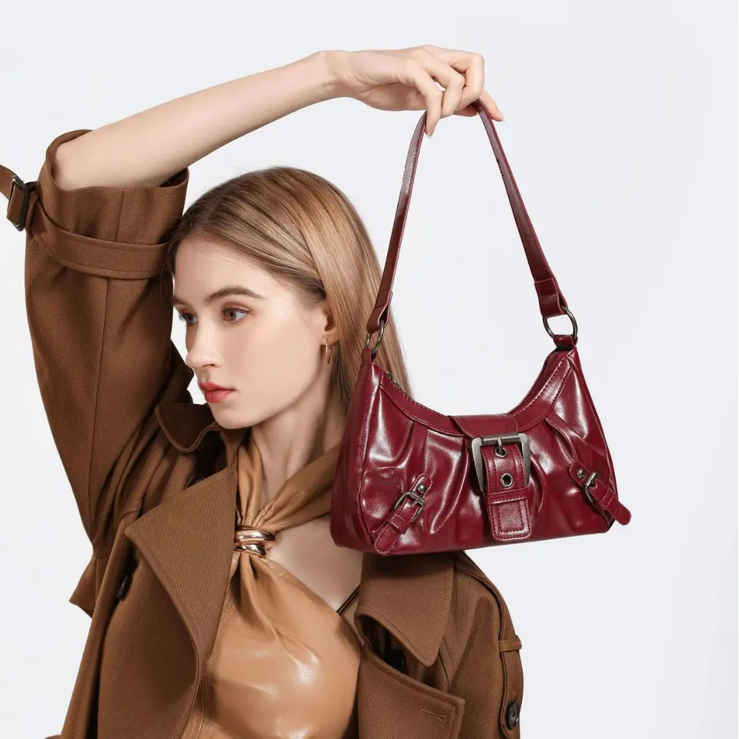 Women's Bag 2025 New Shoulder Tote Bag American Retro Commuting Elegant Distressed Style Bag Underarm Motorcycle Bag