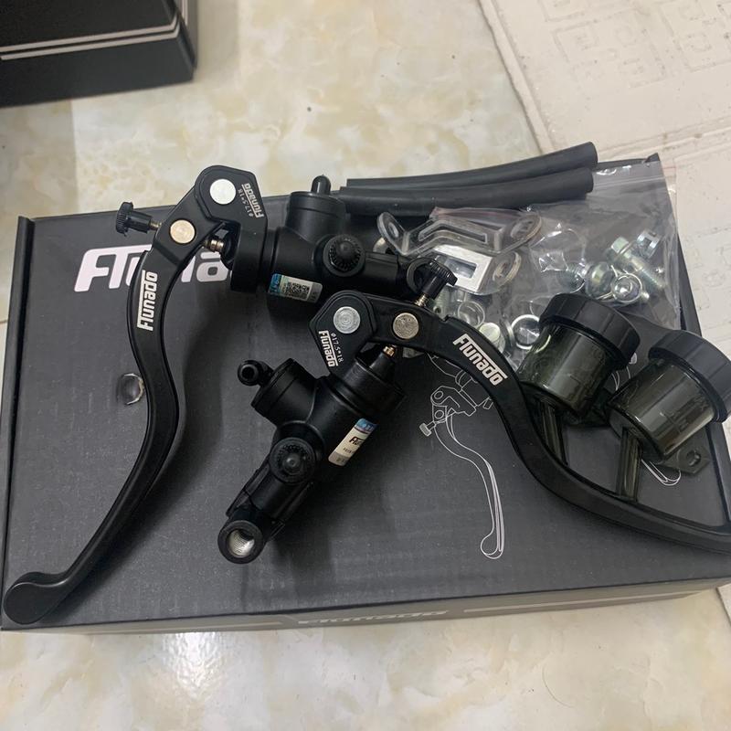 1 đôi tay phanh bình dầu dời Fonaodo cho xe điện xe máy (tặng ốc dầu)