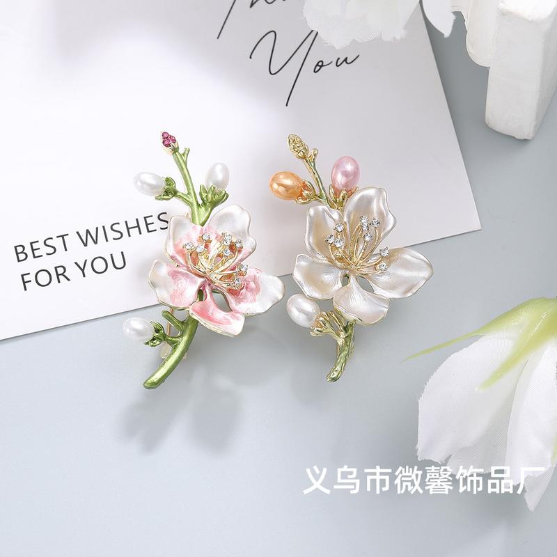 Product Introduction of New Chinese Style Flower Rhinestone Alloy Brooch for Cheongsam 2