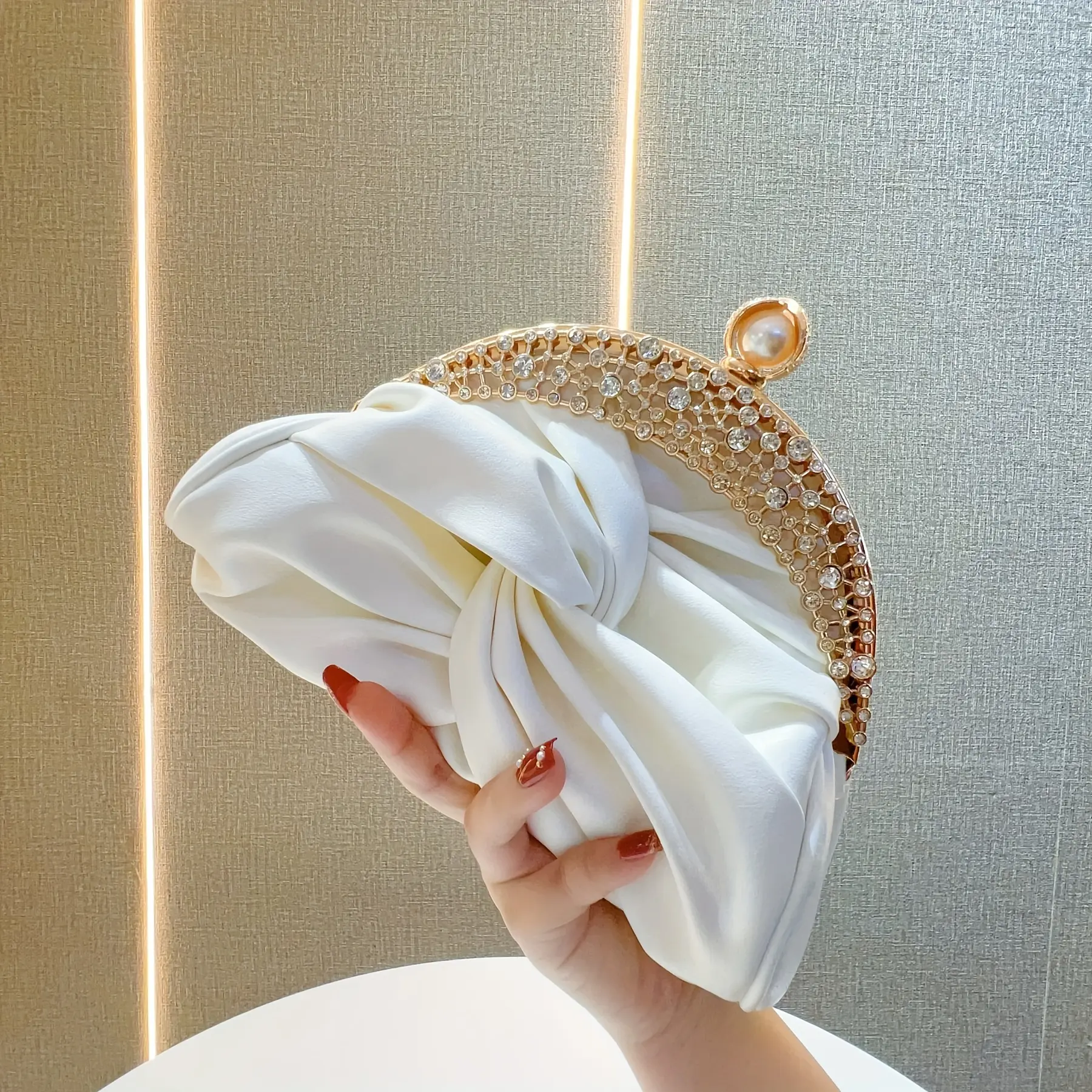 New Diamond Has Star Handbag Mini Small Handbag Cross-Back Wearing Evening Bag Party Banquet Essential Handbag Best Birthday/Holiday Gift for Women, Elegant Gold Clutch for Women, Made of Pu Material