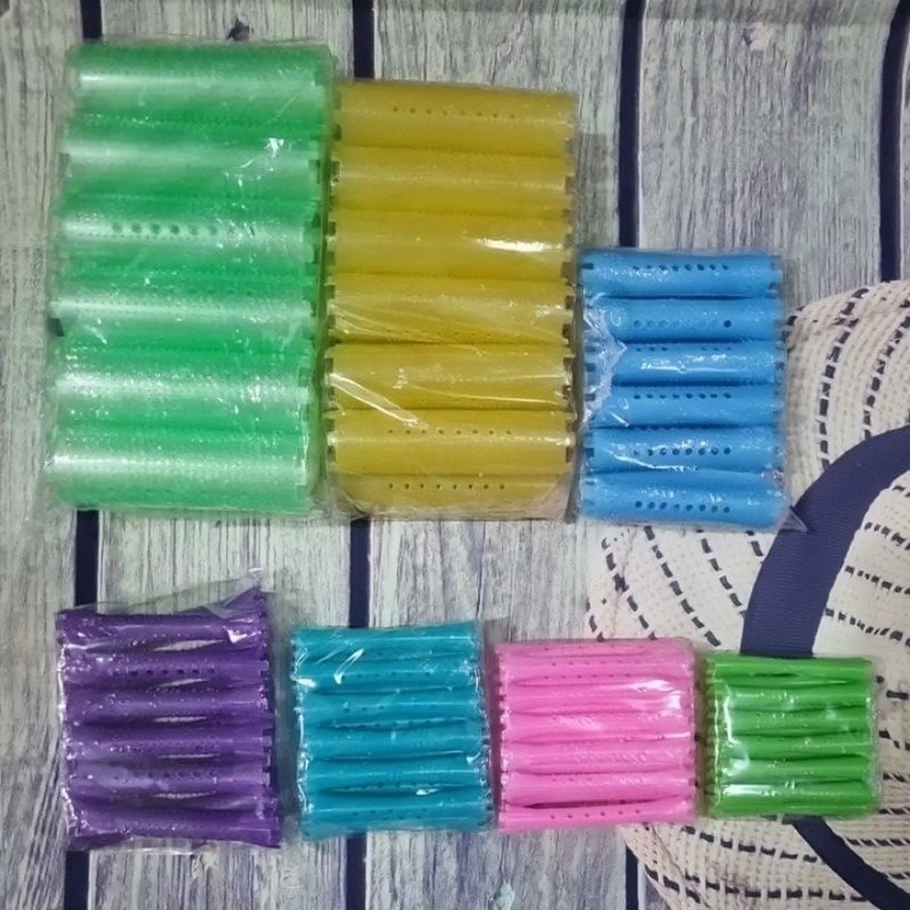 Xương trục uốn lạnh ống cuốn dập uốn tóc 1 bịch 12 cây - Ống lô có gai quấn tóc khi uốn lạnh giá rẻ nhựa dày tốt