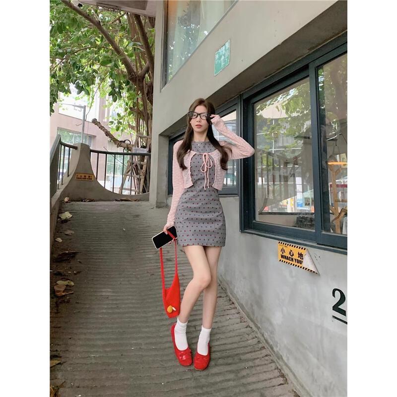 Product Introduction of Váy Vest Chấm Bi, Phong Cách Pháp, Ôm Vừa Vặn Và Bó Sát Thanh Lịch, Không Tay, Thích Hợp Cho Mùa Hè Của Phụ Nữ, Hàng Mới Về Năm 2025, Phong Cách Cô Gái Nóng Bỏng, Ôm Hông, Váy Ngắn 8