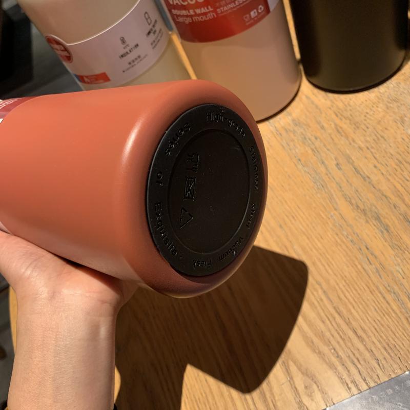 Product Introduction of Gift SG Ready Stock 1.3L/1.7L Large Capacity Insulation Bottle With Straw /304 Stainless Steel Outdoor Sports Water Bottle/Thermal Vacuum Flask/Portable Water Cup  Drinkware Bottle Bottled Tumbler Mug Insulated 2