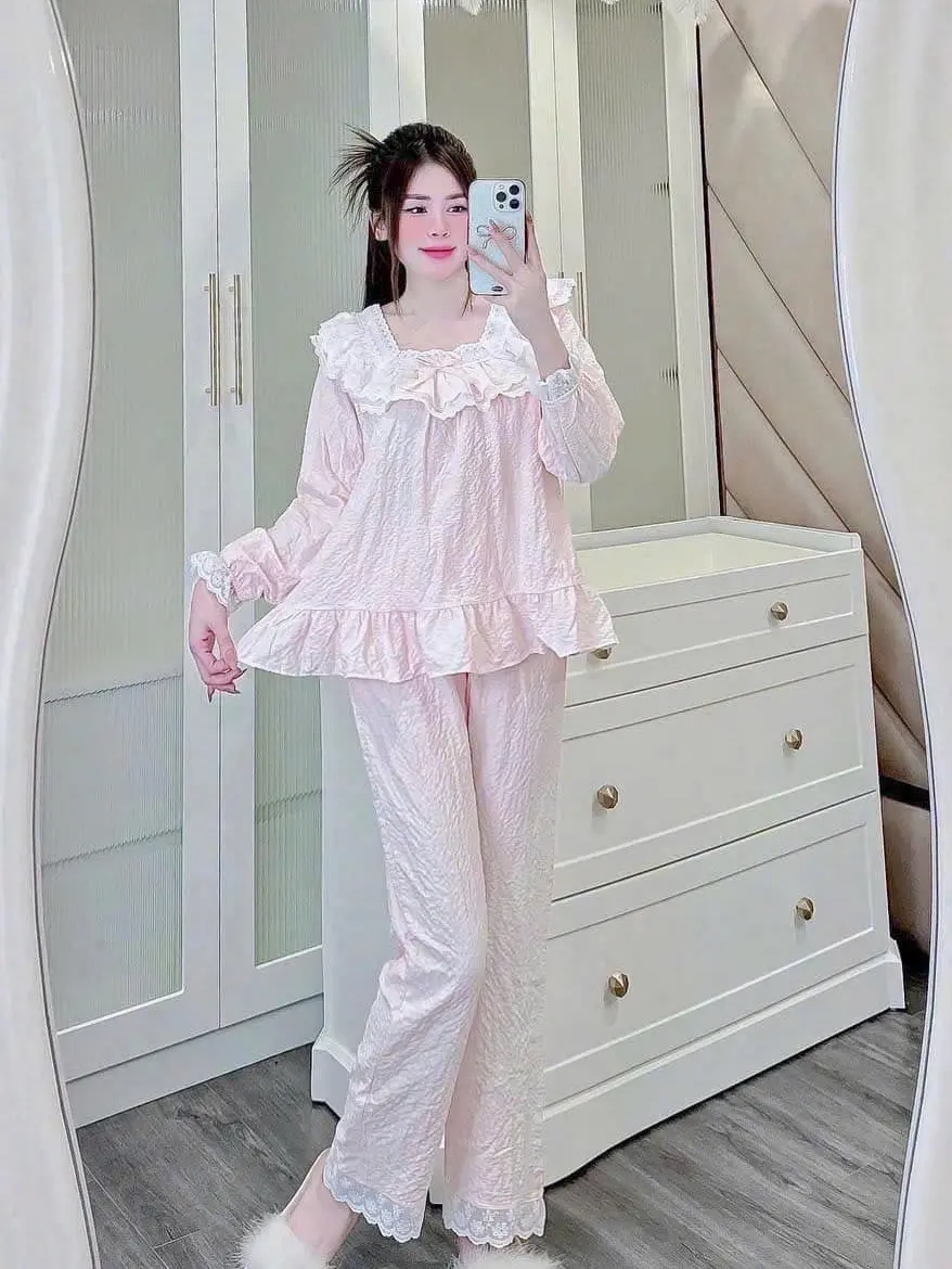 Set Pyjama Dài Tay Chất Đũi Cao Cấp Họa Tiết Ren Nơ freesize 40kg-60kg