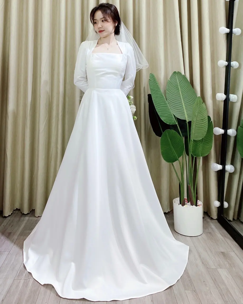Váy trắng maxi tay dài cô dâu đi bàn đơn giản sang trọng nhẹ nhàng Julani