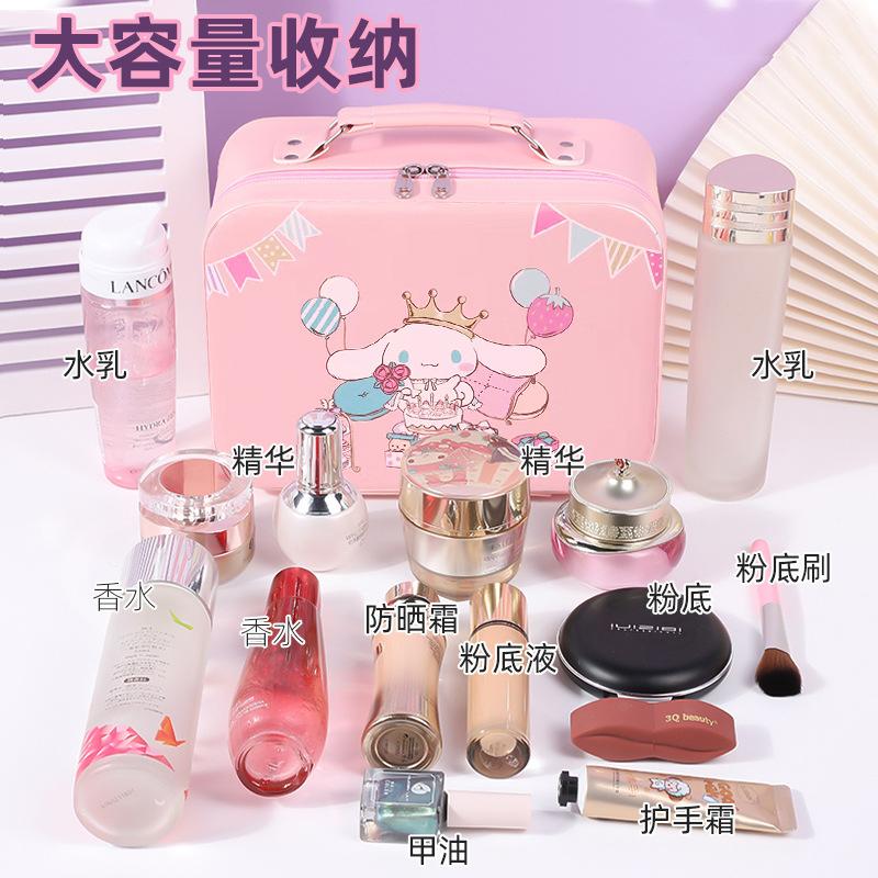 Product Introduction of Túi Đựng Mỹ Phẩm Sanrio Hoạt Hình, Cầm Tay, Dung Tích Lớn, Hộp Đựng Đồ Trang Điểm Cầm Tay, Quà Tặng Cầm Tay, Lưu Trữ Goka, Clow M Bag Nam 1
