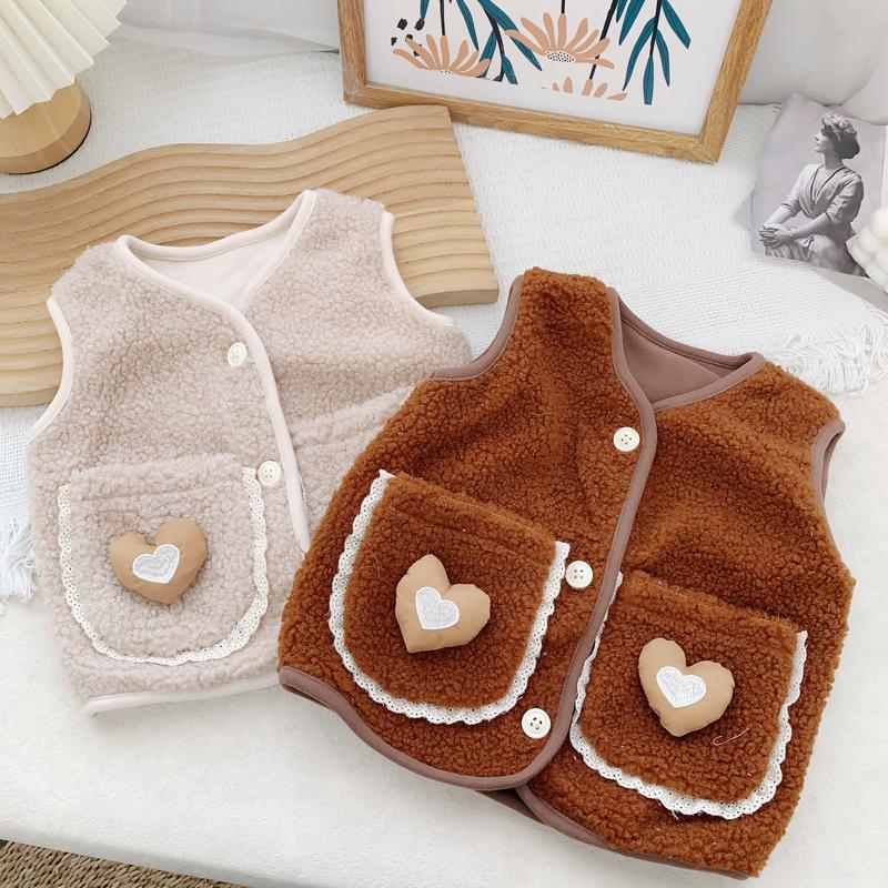 AK1614- Áo Khoác Gile Lông Cừu Đính Tim Cho Bé Gái Szie 8-21kg