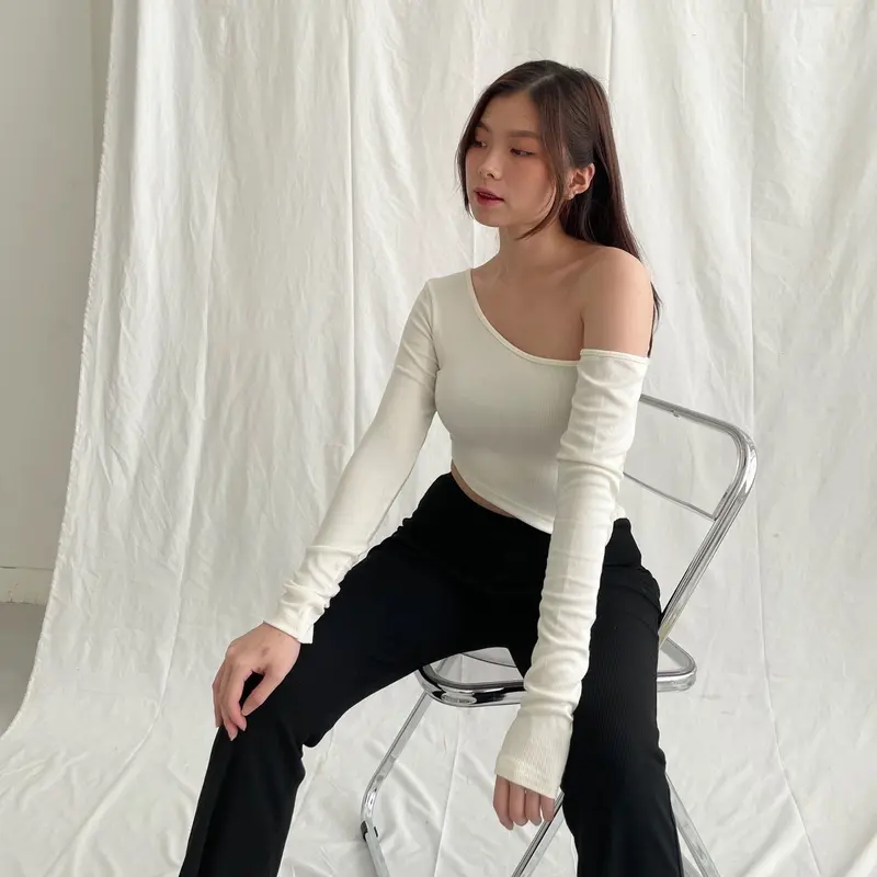[ AUBREE ] Elle Top / Atasan Wanita Basic Crop Baju 2