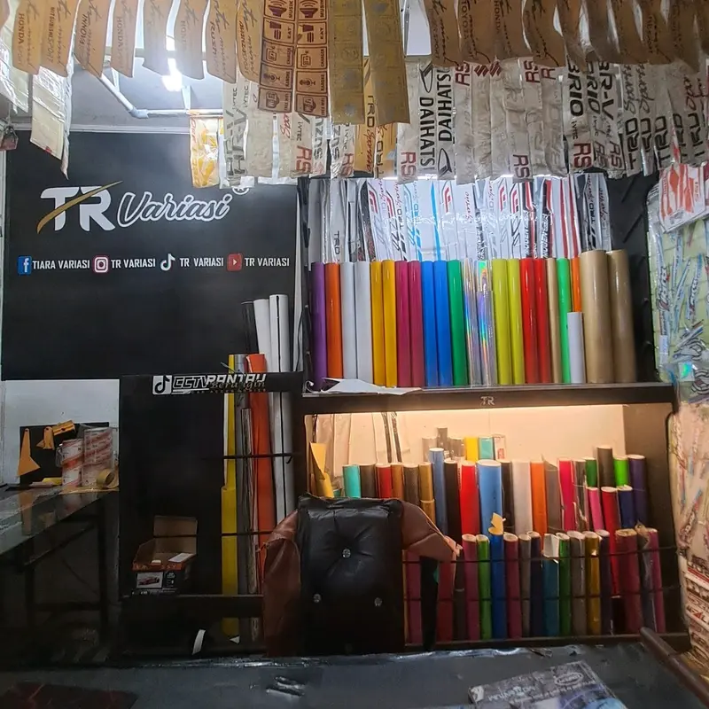 GANTUNGAN KACA MOBIL ( JAM MEPET ) 3